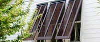 Volets fixes en aluminium pour fenêtres extérieures, style Nordi moderne, type Bahama, protection solaire durable, protection de la vie privée, rideau à lamelles
