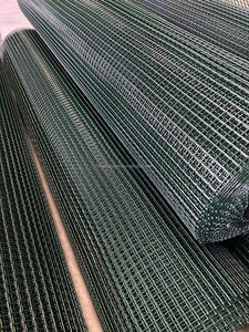 Malla de alambre soldada recubierta de PVC verde oscuro para agricultura e industria - Product Image 4