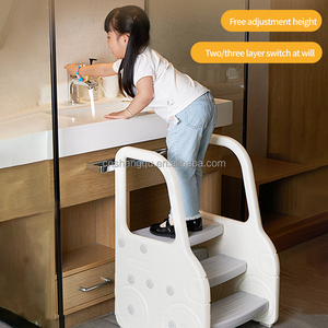 Banquinho Dobrável Inovador e Ecológico para Crianças, Durável, Portátil, de Plástico Moderno para Uso em Ambientes Externos, Quarto, Sala de Estar e Cozinha - Product Image 2