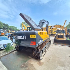 รถขุดฮุนได 220LC-9S มือสอง 22 ตัน เครื่องยนต์ยันมาร์แท้ ประหยัดน้ำมัน ปั๊มมอเตอร์แบบตีนตะขาบ มีสินค้าในสต็อก - Product Image 2