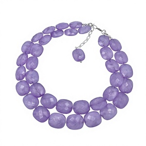 Conjunto de collar y aretes de resina crema hechos a mano, elegantes y a la moda, la mejor joyería para bodas y fiestas para mujeres. - Product Image 2