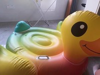 Flotteur de piscine gonflable en forme de canard avec lunettes de soleil, flotteur de canard gonflable jaune, jouet de piscine gonflable amusant