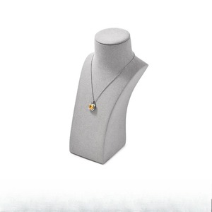 Support de présentation de collier personnalisé en microfibre, design créatif, pour comptoir, présentoir à bijoux. - Product Image 4