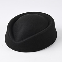 BESTELLA OEM Vente en gros – Chapeau formel pour femme en feutre acrylique rayé, style béret melon, idéal pour l'hôtellerie et les spectacles sur scène