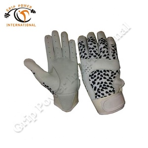 Catégorie de produits Gants de frappeur en cuir de conception rouge et noire personnalisée Confortables et élégants - Product Image 6