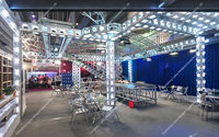 Fabricant de structures d'éclairage en aluminium, fournissant des structures robustes, résistantes à l'usure, imperméables et à haute capacité de charge pour les décorations de concerts