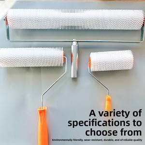 Rouleau anti-mousse industriel à pointes, avec cadre à dégagement rapide, éliminateur de bulles à aiguilles en plastique pour sols en époxy et ciment autolissant - Product Image 2
