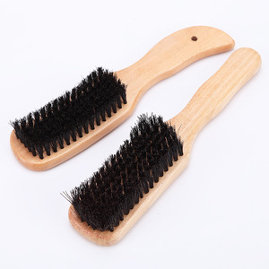 Brosse à barbe en bois massif avec poils en nylon doux, manche droit et courbé pour l'entretien de la barbe - Product Image 2