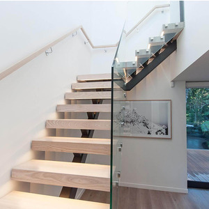 Design Innovativo Ringhiera in Vetro Temperato a L da 12mm e Scala in Vetro Laminato o Legno con Sistema di Fissaggio in Acciaio - Product Image 3