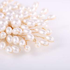 Amazoning <span class=keywords><strong>Broche</strong></span> en perles artificielles tissées à la main pour femmes, accessoires de chandail polyvalents pour les occasions de cadeaux de fête de mariage - Product Image 4