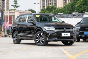 Volkswagen <span class=keywords><strong>Tiguan</strong></span> L 380TSI <span class=keywords><strong>4MOTION</strong></span> <span class=keywords><strong>R</strong></span>-<span class=keywords><strong>Line</strong></span> Premium Edition 2023 de Segunda Mano, SUV de 5 Plazas, Gasolina - Product Image 3