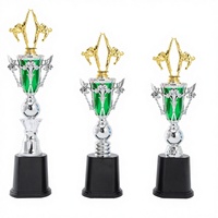 Promotions : Médailles de trophée en plastique plaqué or et vert, gravées, assemblables, pour souvenirs de Judo, Boxe Libre, Taekwondo, et récompenses, fabriquées par injection.