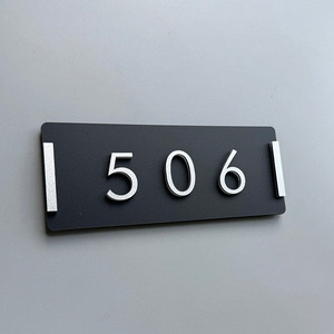 <span class=keywords><strong>Plaque</strong></span> de porte flottante moderne en acrylique 3D surélevée, personnalisée, noir et or, pour numéro de <span class=keywords><strong>maison</strong></span>, appartement ou hôtel - Product Image 2