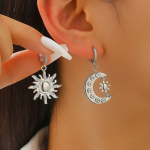 Collier Pendentif Lune et Soleil Tendance, Bijou Européen et Américain Haut de Gamme, Pendentif Clavicule Soleil et Lune - Product Image 6