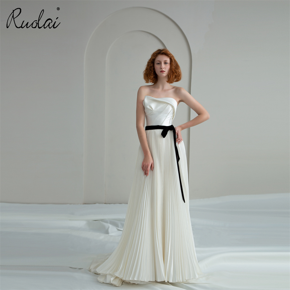 QD06039 Elegant Sleeveless Strapless Pleating Wedding Dress A-line Sash Bridal Gown