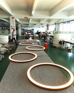 Hiện đại mặt dây đèn đường cong điều chỉnh kích thước hiện đại hình tròn Acrylic khuếch tán 1500m cho nhà thương mại chiếu sáng nội thất - Product Image 5