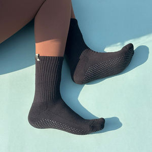 Calcetines de agarre de Pilates personalizados negros-Calcetines de yoga antideslizantes para mujeres Calcetines de entrenamiento de barra de algodón - Product Image 3