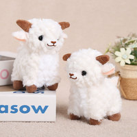 En gros, Nouveau Porte-clés Pendentif Mignon en Peluche Mouton Blanc, OEM, Peluche Douce de Dessin Animé, Mascotte Chèvre, Jouet Animal en Peluche Agneau pour Cadeau