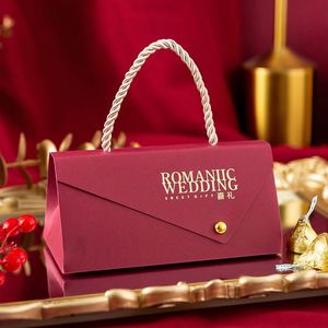 Boîte et sac à bonbons en papier de style chinois et européen créatifs avec impression évanescente personnalisable, taille 57x57cm, pour cadeaux d'événements sportifs - Product Image 1