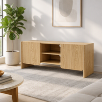 Meuble TV en chêne naturel, console multimédia avec deux portes et compartiment ouvert, unité de divertissement moderne pour la maison avec panneau latéral épais et arrondi