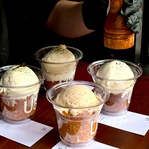 Tube en <span class=keywords><strong>plastique</strong></span> PET transparent jetable de 95 mm de diamètre pour café, crème glacée, mini-bol, coupe à crème glacée, vente en gros personnalisée 250 ml - Product Image 2