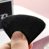 Ensemble de pinceaux de maquillage Vegan Kabuki avec tête plate dorée avec logo personnalisé pour fond de teint correcteur échantillon gratuit cosmétiques de marque privée