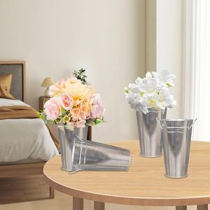 Vase à fleurs décoratif en métal antirouille durable avec design minimaliste adapté aux styles de décoration intérieure contemporains ou traditionnels - Product Image 4