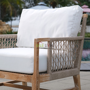 Chaise suédoise, un meuble magnifique, alliant la durabilité du bois de teck de qualité supérieure et un design scandinave élégant - Product Image 2