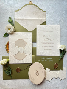Invitación de <span class=keywords><strong>Boda</strong></span> Personalizada con Relieve, Elegante Invitación de <span class=keywords><strong>Boda</strong></span> en Verde Oliva con Cinta Decorativa con Relieve Floral - Product Image 1