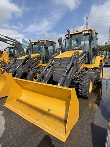 Potente Retroexcavadora XC8-C2570 con Impresionante Capacidad Operativa - Product Image 3