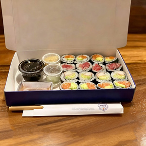 Boîte à sushis japonaise de qualité alimentaire avec logo personnalisé pour la vente à emporter, la restauration rapide, les collations, emballage jetable en papier avec séparateur - Product Image 2