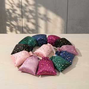Pochette en satin personnalisable avec cordon de serrage et motif estampé or, petit sac de rangement pour bijoux en provenance du Guangdong - Product Image 6