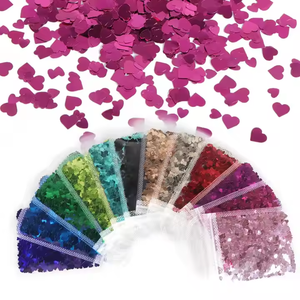 Venta al por mayor de PET multicolor brillo metálico corazón brillo para arte de uñas artesanía decoración de Navidad suministros para fiestas - Product Image 1