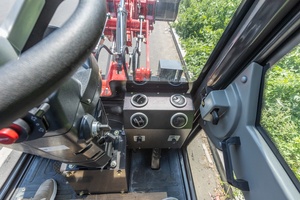 รถตักหน้าขนาดเล็ก Changlin รับน้ำหนักสูงสุด 600 กก. แขนยืดไสลด์ได้ แบบมีล้อ รถตักขนาดเล็ก 4 ตัน พร้อมใบรับรอง CE EPA EURO-V - Product Image 4