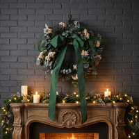 Karangan Bunga Natal Besar Buatan Tangan Beraroma Harum dengan Eucalyptus & Bunga Beras yang Diawetkan, Pita Hijau Realistis untuk Dekorasi Pintu Depan