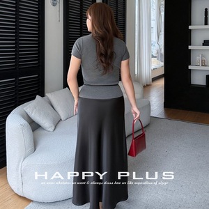 Falda de satén de cintura alta Runqi N9314 para mujer, color liso, talla grande, estilo primavera para ir al trabajo - Product Image 4