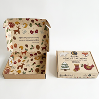 Caja de correo navideña de papel kraft corrugado con diseño de avión y copo de nieve, plegable, hecha a mano, personalizable y recuperable.