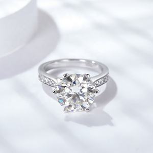 Fedi nuziali ghiacciate lucky female anello moissanite con diamante da 5 <span class=keywords><strong>carati</strong></span> in argento <span class=keywords><strong>925</strong></span> placcato <span class=keywords><strong>oro</strong></span> 18 <span class=keywords><strong>carati</strong></span> - Product Image 3