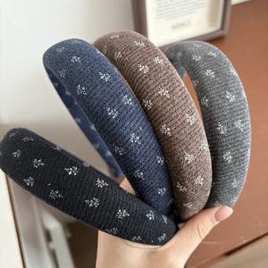 عصابة رأس أنيقة على الطراز الكوري بتصميم زهري من مواد مختلطة للنساء، إكسسوار شعر يومي لرفع أعلى جزء من الرأس - Product Image 3