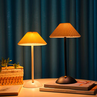 Veilleuse tactile de luxe moderne avec batterie lampe de table tactile rechargeable lampe de table LED pliante en tissu sans fil pour restaurant
