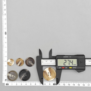 Neueste Mode Custom Design Bunte Harz knöpfe 4 Löcher Luxus Näh knöpfe für Pullover - Product Image 2