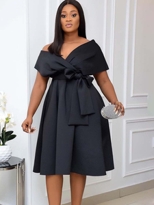 Nouvelle <span class=keywords><strong>robe</strong></span> élégante pour femmes, manches courtes, col en V, sexy, satinée, unie, grande taille, ceinture, épaule, <span class=keywords><strong>robe</strong></span> élégante, style A, grande ampleur, décontractée - Product Image 2