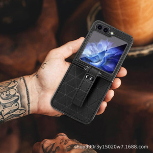 สินค้าขายดีในอีคอมเมิร์ซ: เคสโทรศัพท์ดีไซน์ทันสมัยและมินิมอลสำหรับ Samsung Galaxy Z Flip ลด 50% สำหรับโทรศัพท์แบบพับได้ - Product Image 4