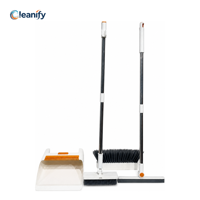 Ensemble de nettoyage 4-en-1 direct usine : balai, pelle à poussière verticale, brosse à sol, raclette souple en caoutchouc PP à poils en forme de drapeau, manche en acier inoxydable - Vente en gros