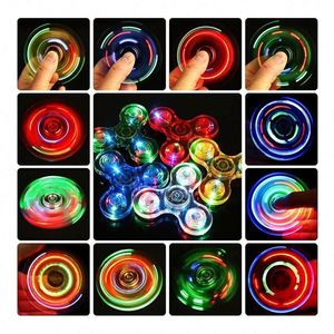 Fidget Spinner Robuste de Style Industriel, Jouet de Bureau en Métal Durable avec Surface Antidérapante et Design à Maillons de Chaîne pour Soulager le Stress - Product Image 5