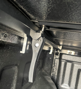 Precio competitivo 5,8 pies cama tri-plegable camión cama Tonneau cubierta para <span class=keywords><strong>GMC</strong></span> <span class=keywords><strong>Sierra</strong></span> 1500 elevación - Product Image 5