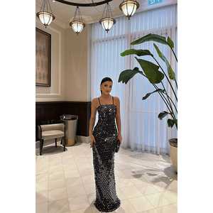 Robe de soirée longue en crochet violet à fines bretelles, coupe de bal, fente haute, détails de sequins, longueur ras du sol, taille XS, pour les soirées - Product Image 4