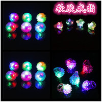 Anillo Luminoso LED con Forma de Fresa, Anillo Fluorescente, Luz de Dedo, Juguete de Goma Suave TPR, Anillo de Dedo Luminoso para Fiestas de Halloween
