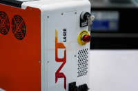 Sac à dos portable Offre Spéciale 50W 100W 200W machine de nettoyage laser pour nettoyer le bois, le métal et les graffitis