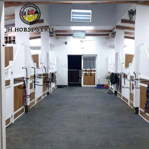 คอกม้าแบบยุโรปทรงตั้งอิสระสุดหรู ทำจากไม้ไผ่ พร้อมแผงด้านหน้าแบบดัตช์ดอร์ - Product Image 3